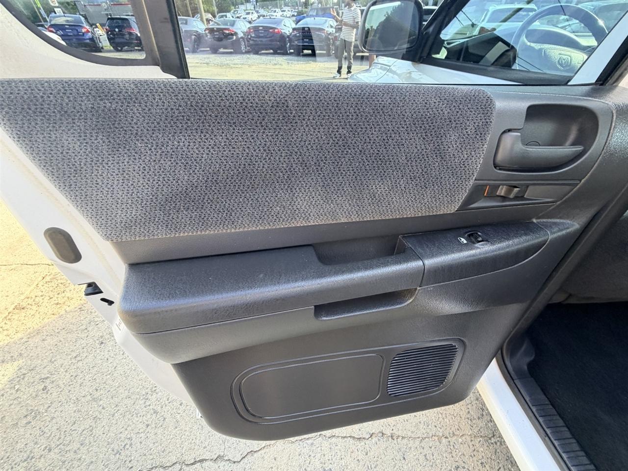 Dodge Dakota SLT Quad Cab 2WD 2004