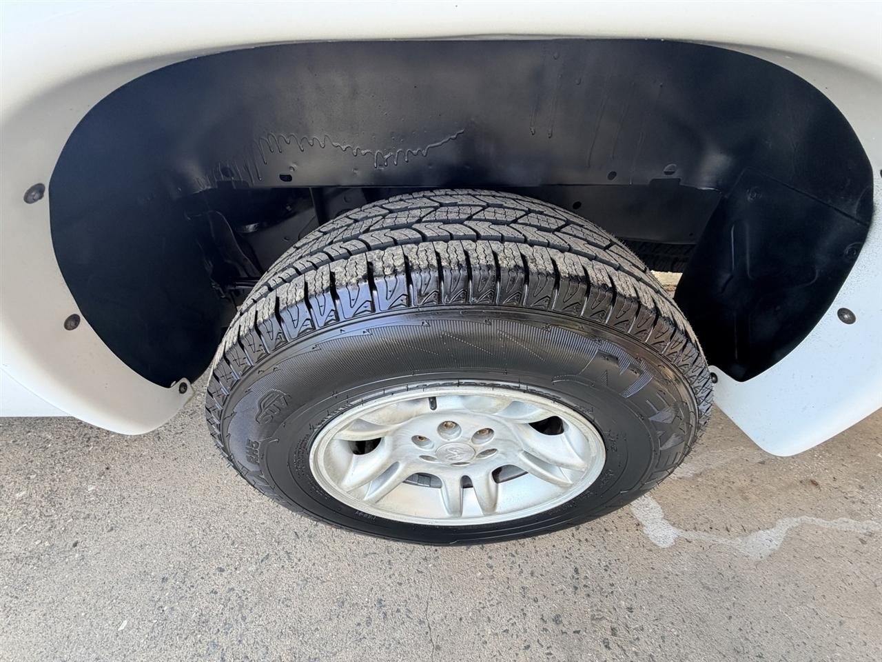 Dodge Dakota SLT Quad Cab 2WD 2004