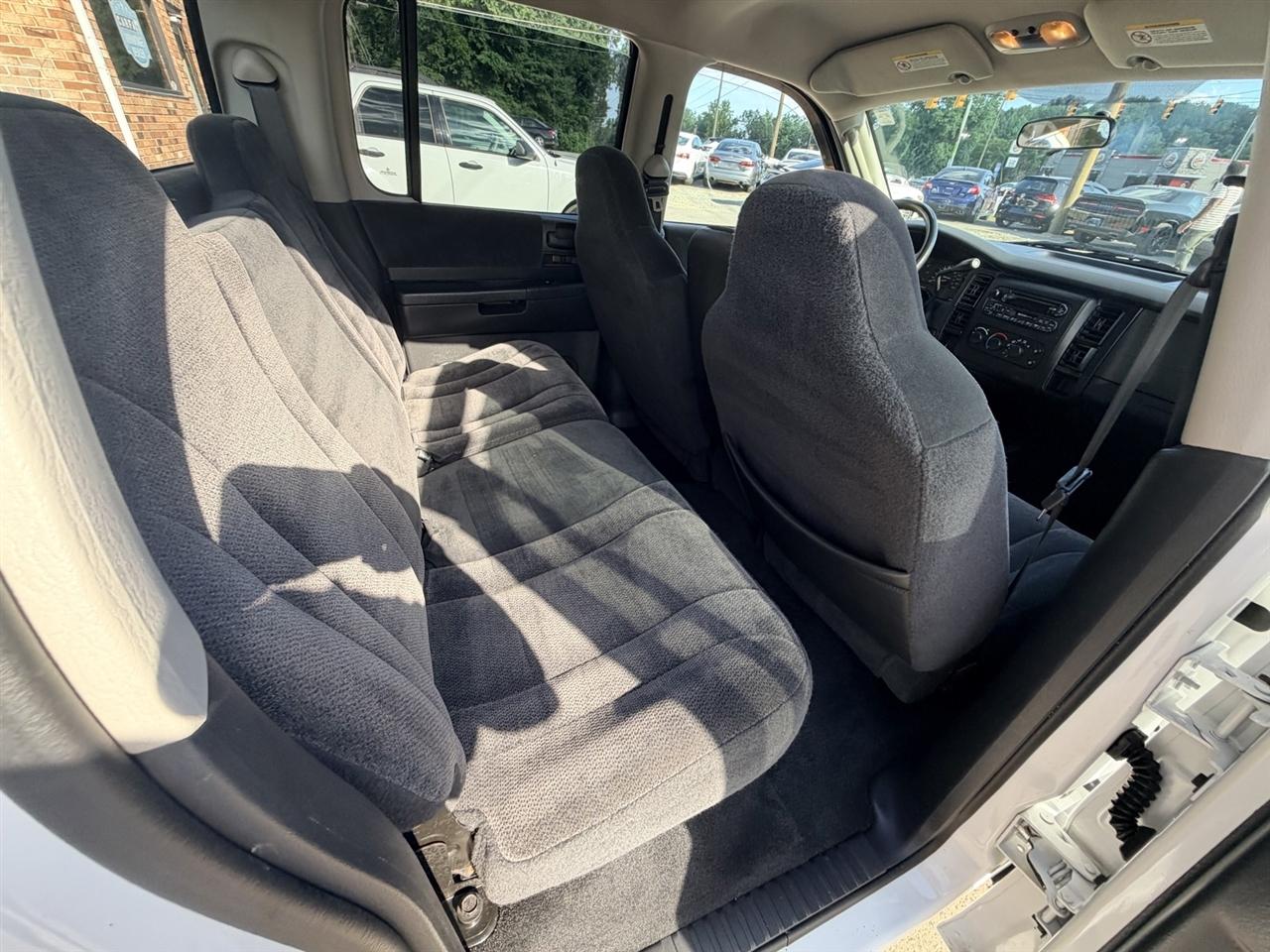 Dodge Dakota SLT Quad Cab 2WD 2004