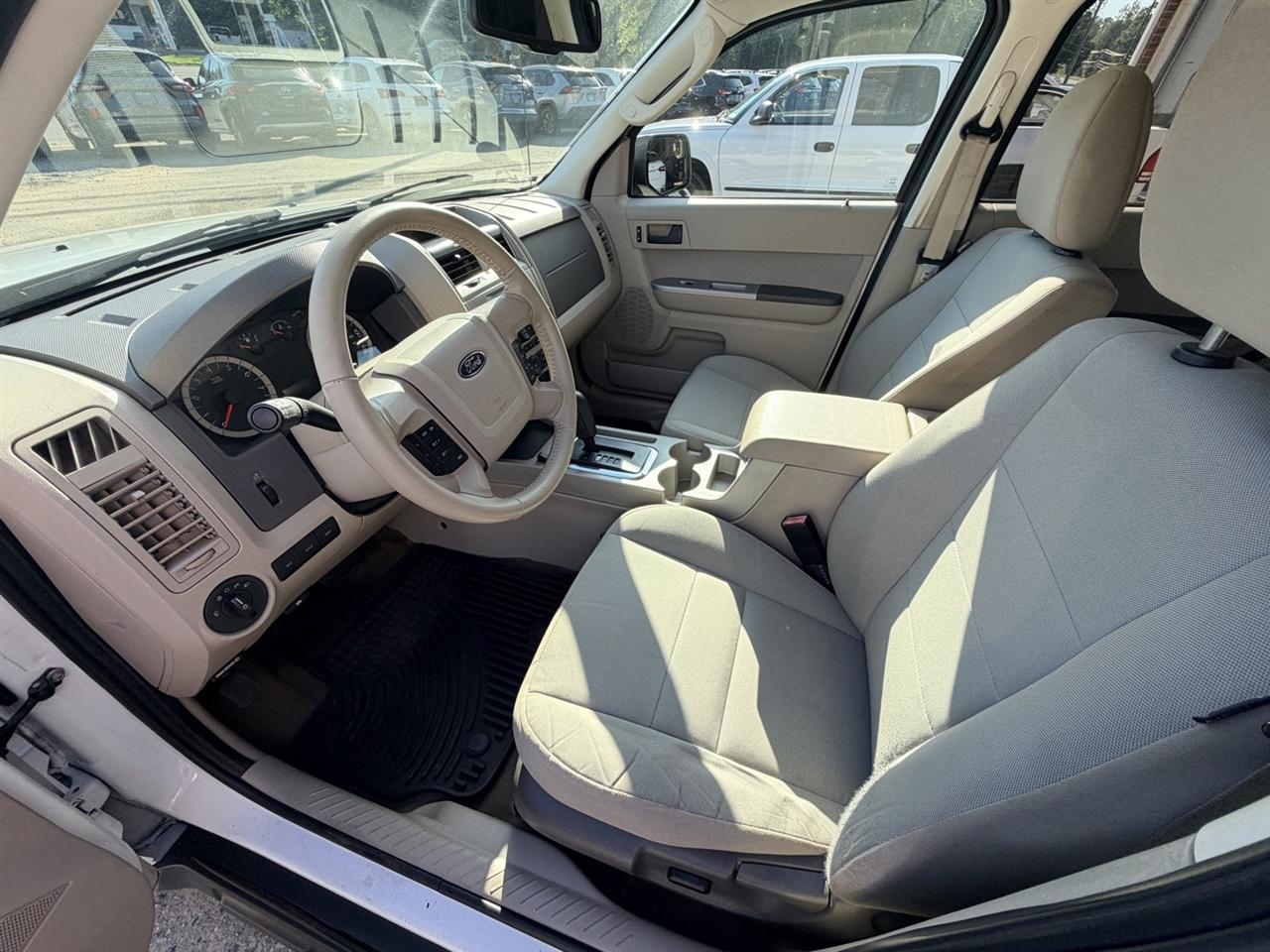 Ford Escape XLT 4WD 2012