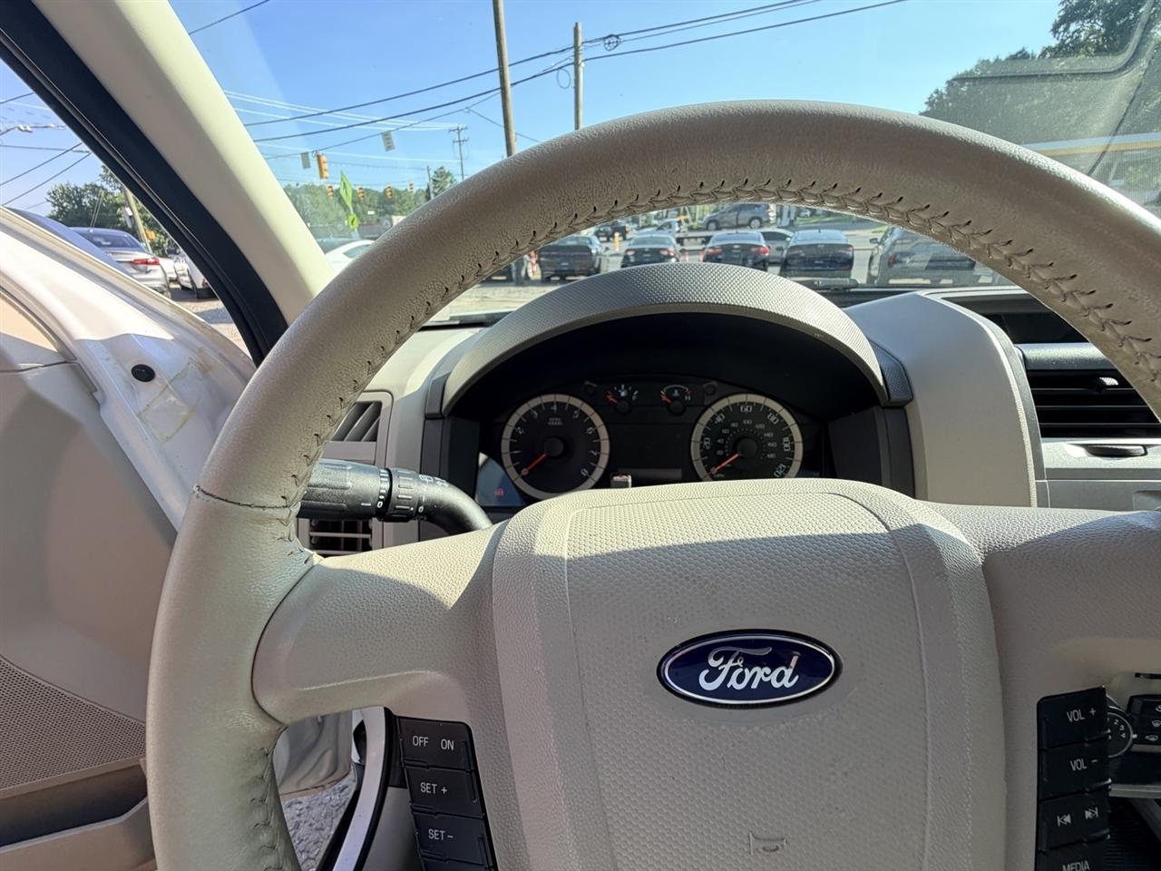 Ford Escape XLT 4WD 2012