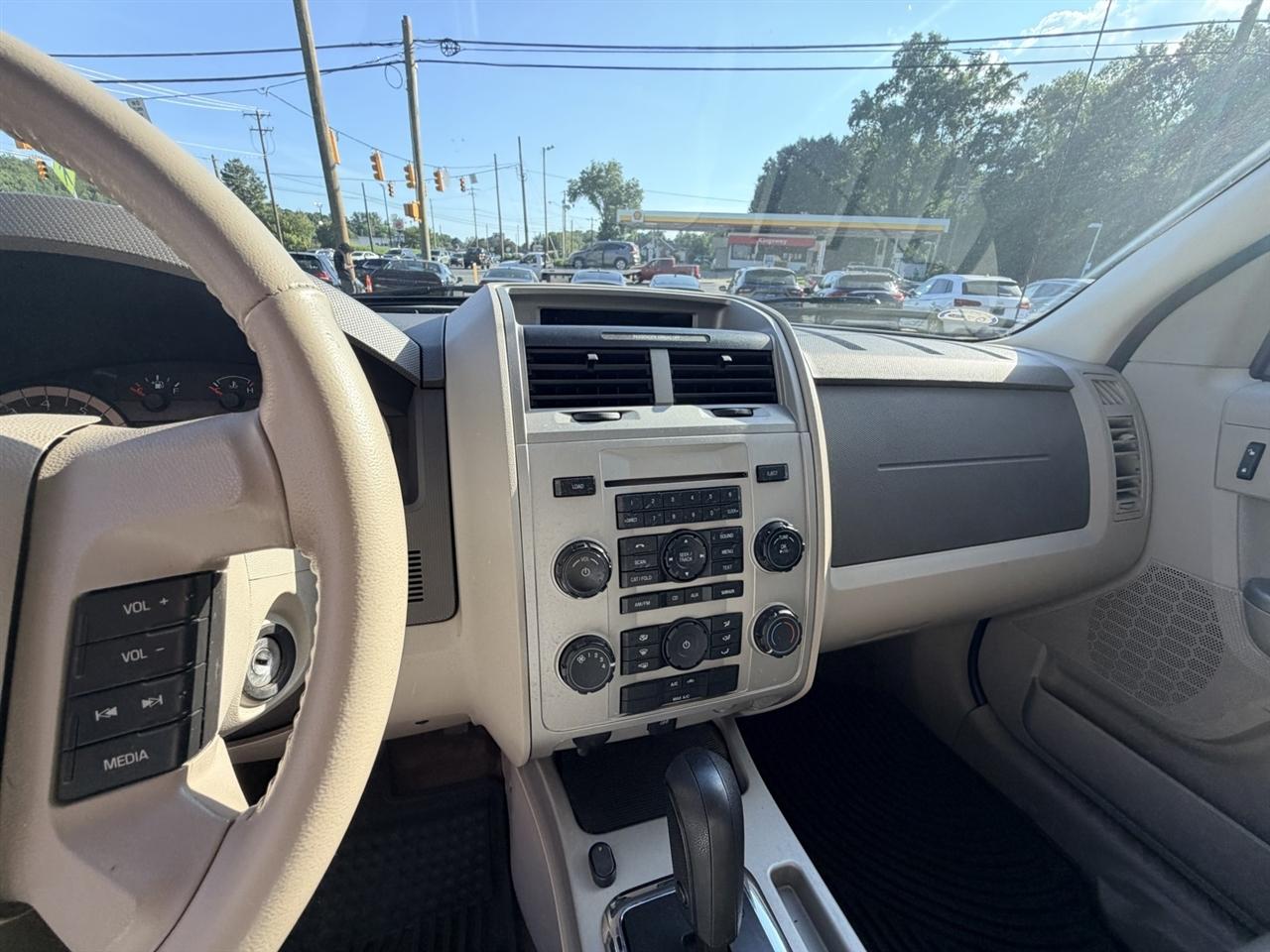 Ford Escape XLT 4WD 2012