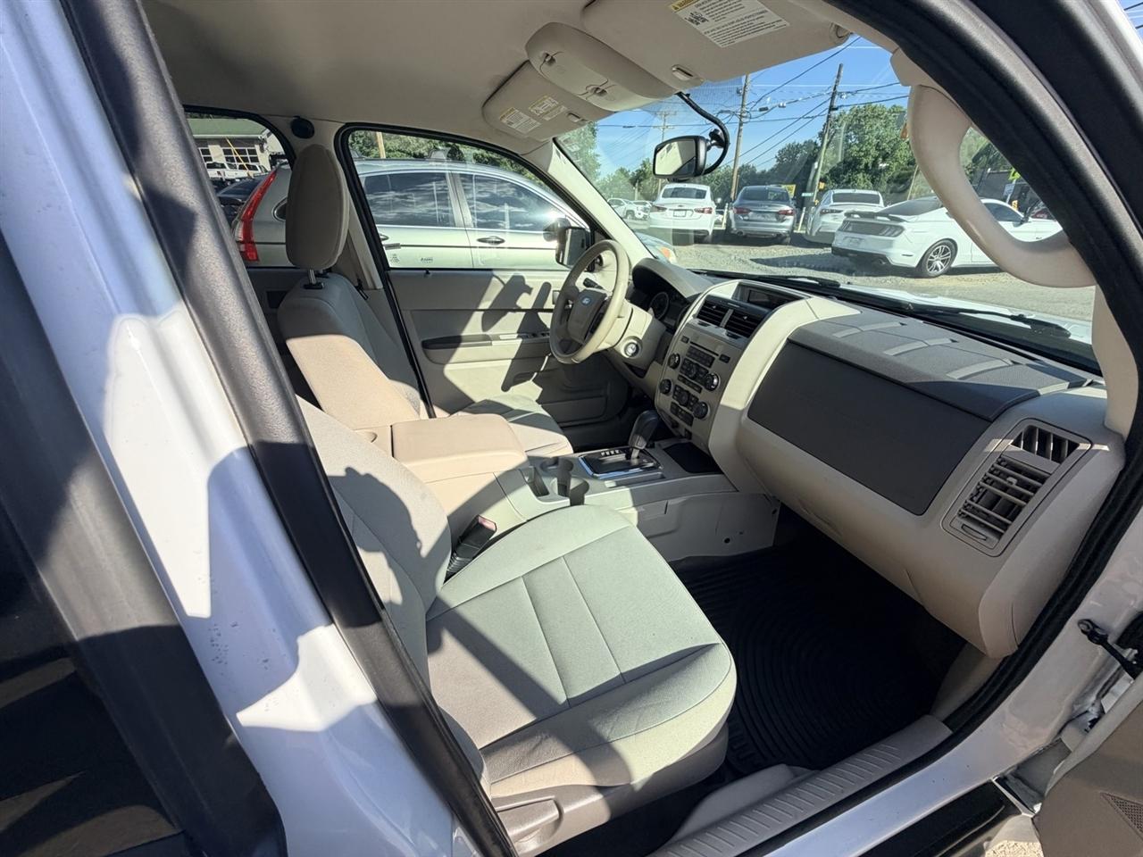 Ford Escape XLT 4WD 2012