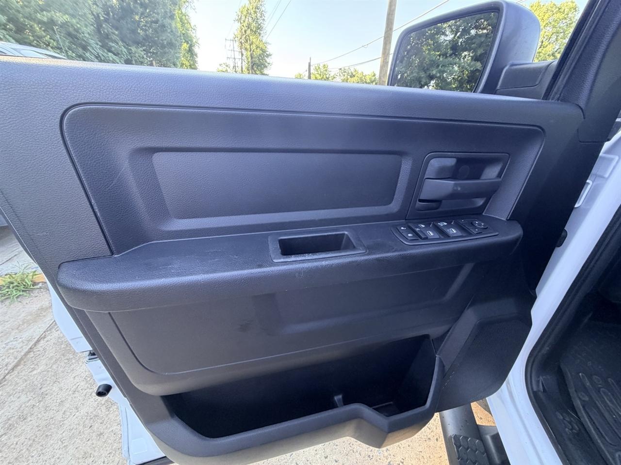 RAM 1500 Tradesman Quad Cab 4WD 2013
