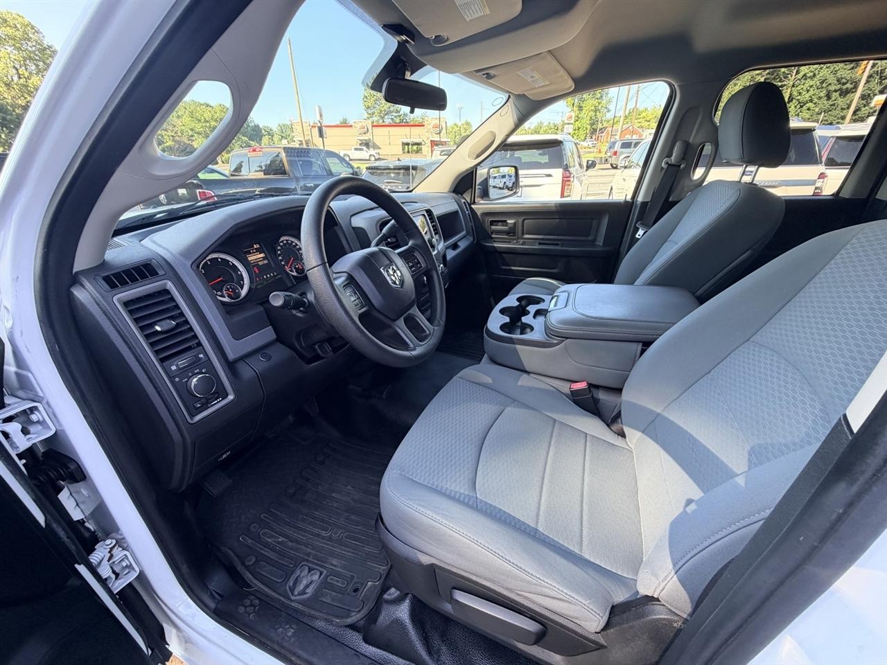 RAM 1500 Tradesman Quad Cab 4WD 2013