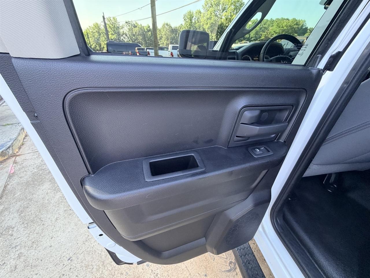 RAM 1500 Tradesman Quad Cab 4WD 2013