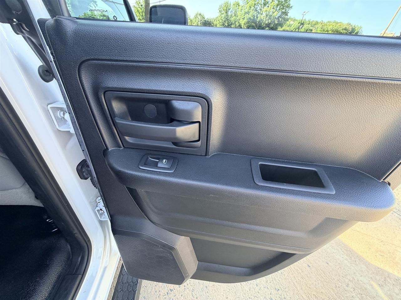 RAM 1500 Tradesman Quad Cab 4WD 2013
