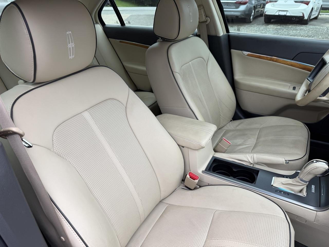 Lincoln MKZ FWD 2012