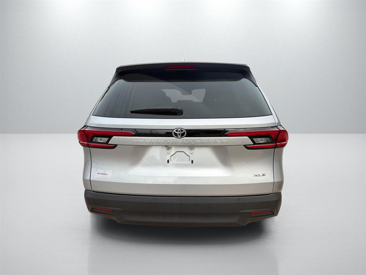 Toyota Grand Highlander XLE 4D SUV AWD 2025