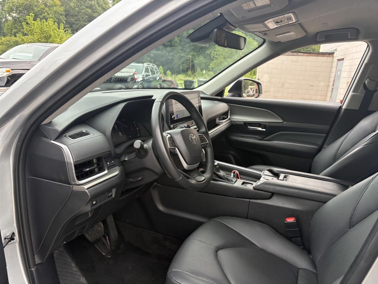 Toyota Grand Highlander XLE 4D SUV AWD 2025