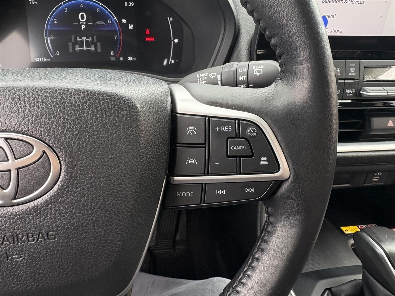 Toyota Grand Highlander XLE 4D SUV AWD 2025