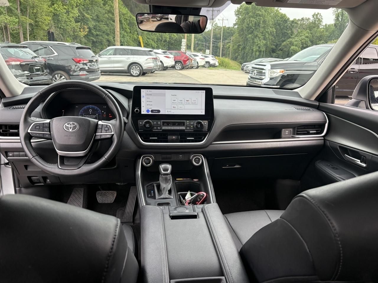 Toyota Grand Highlander XLE 4D SUV AWD 2025