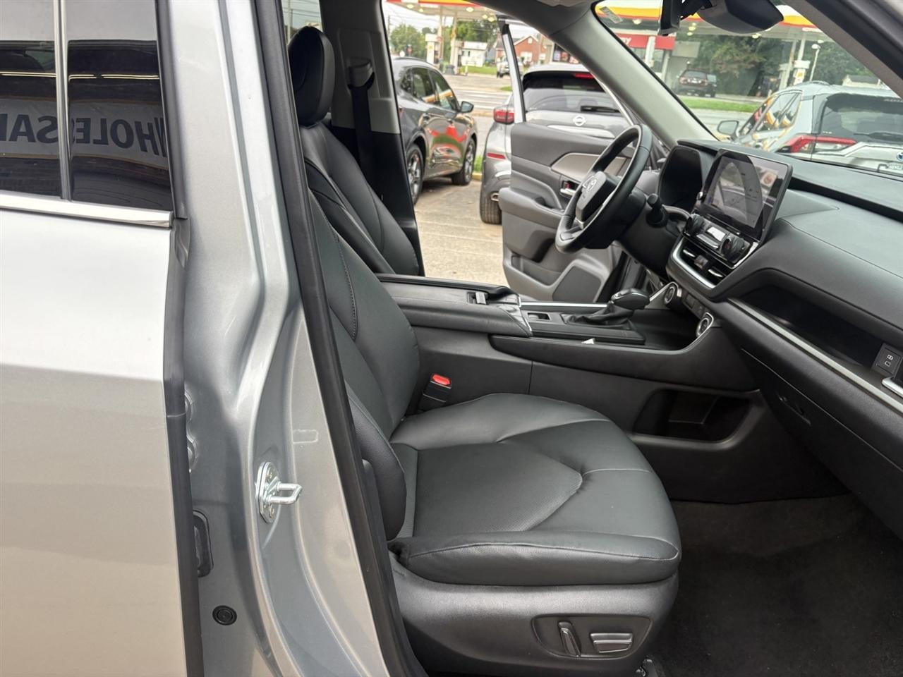 Toyota Grand Highlander XLE 4D SUV AWD 2025