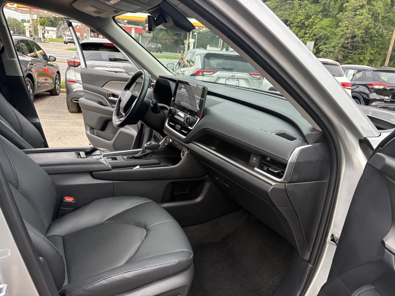 Toyota Grand Highlander XLE 4D SUV AWD 2025