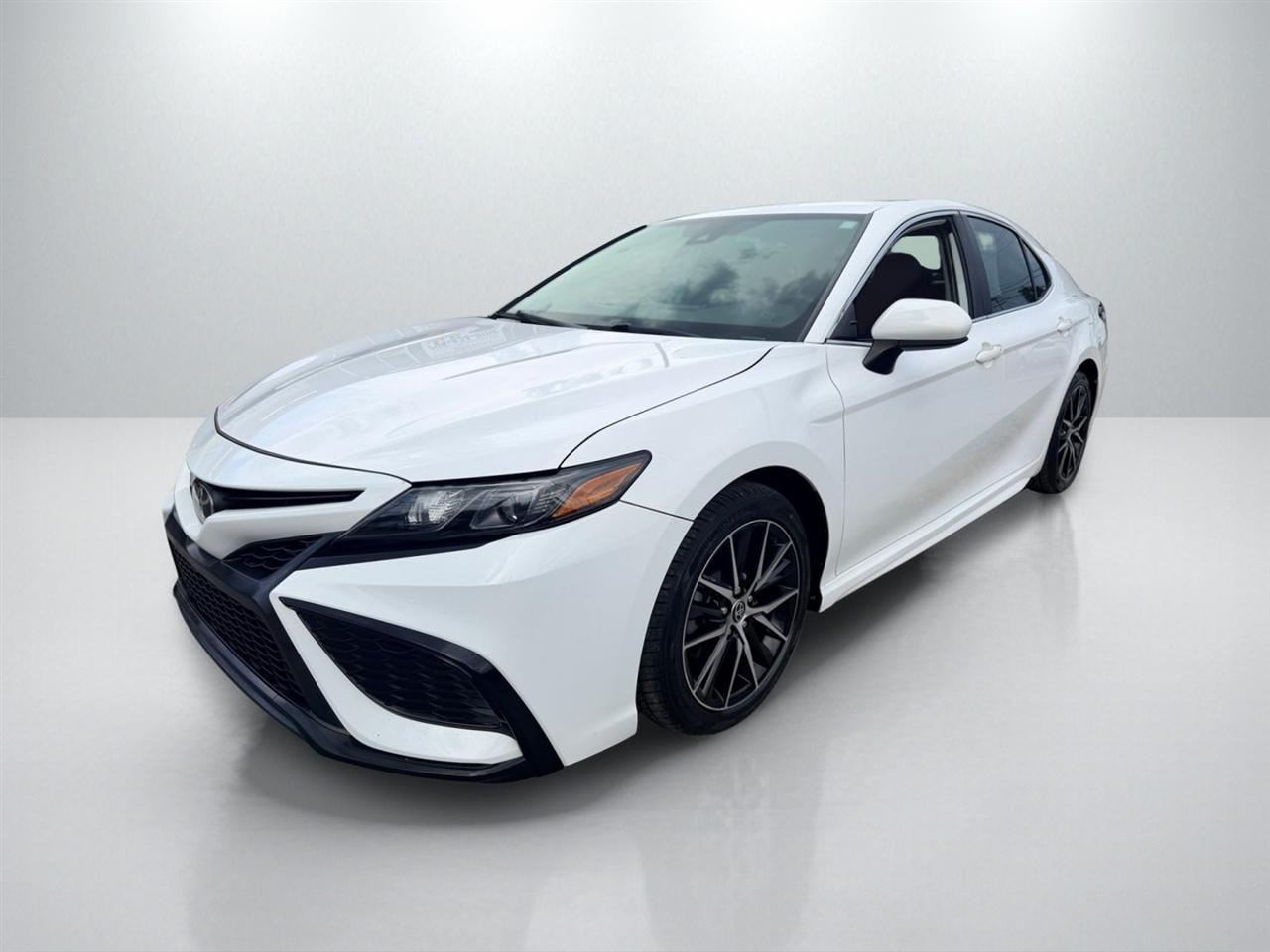 Toyota Camry SE 2021