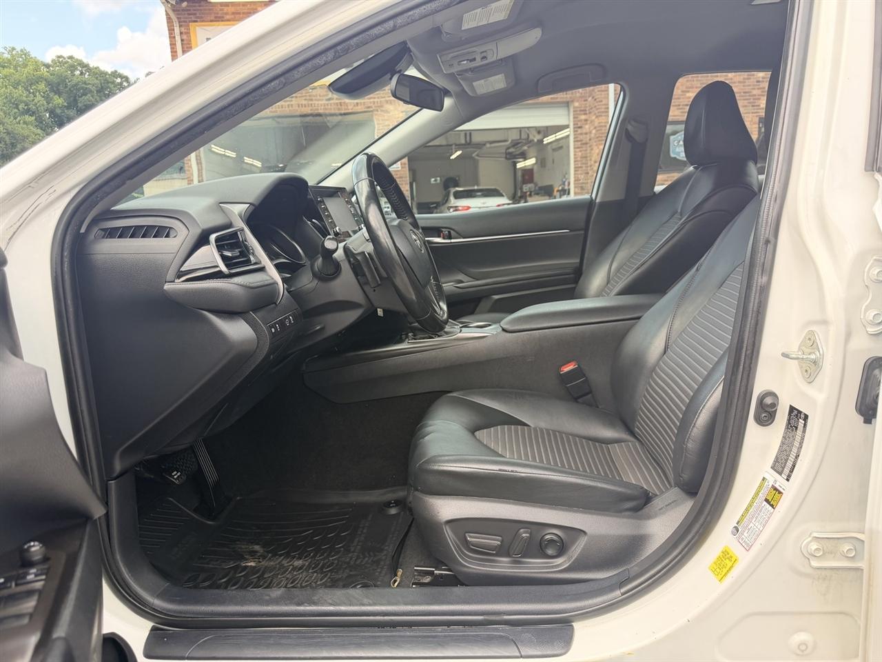 Toyota Camry SE 2021