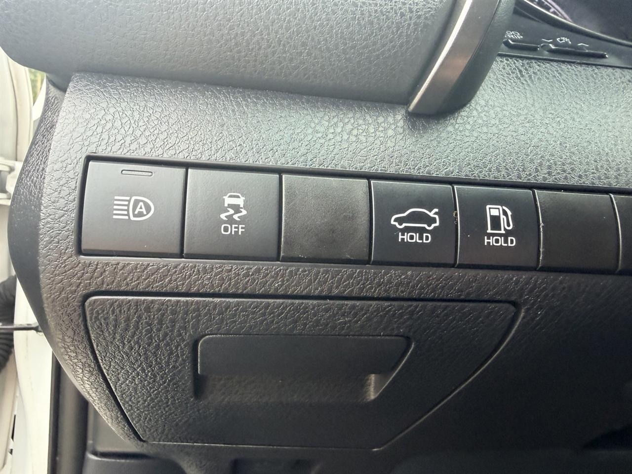 Toyota Camry SE 2021