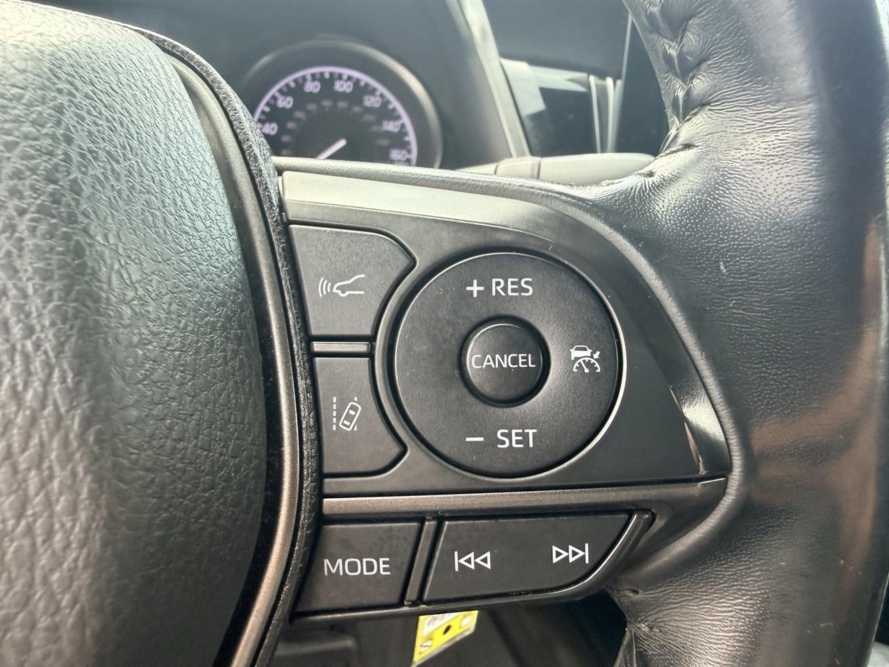 Toyota Camry SE 2021