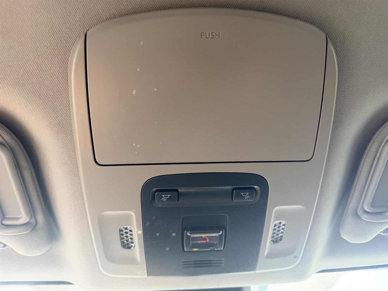Toyota Camry SE 2021