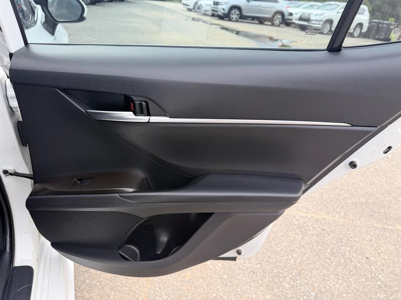 Toyota Camry SE 2021