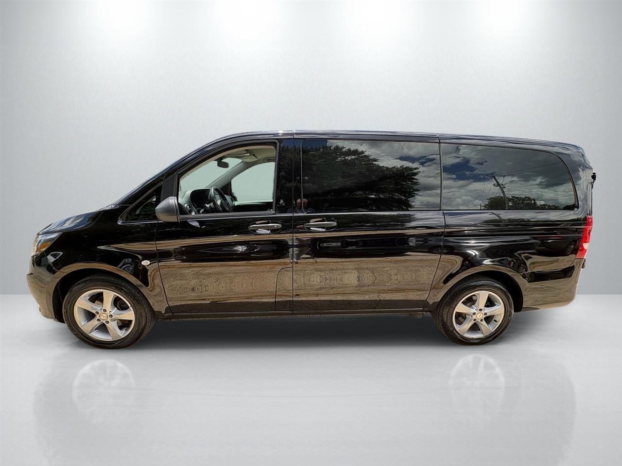 Mercedes-Benz Metris Passenger Van 2018