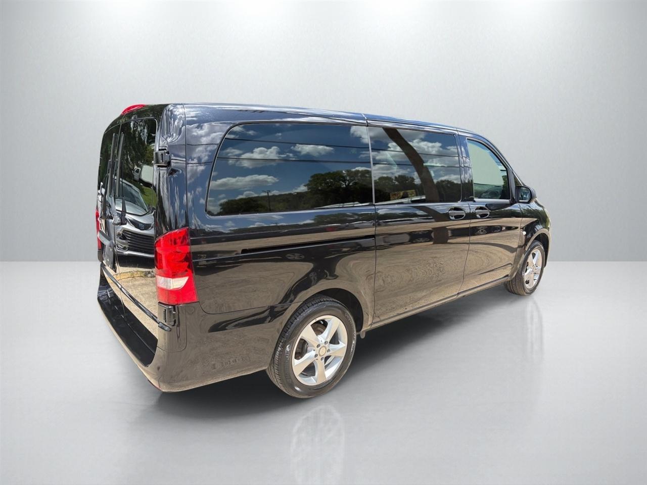 Mercedes-Benz Metris Passenger Van 2018