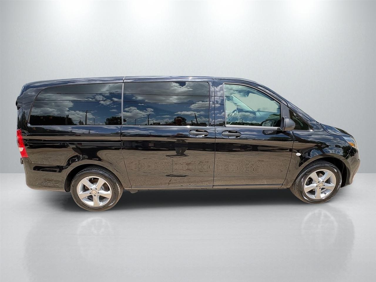 Mercedes-Benz Metris Passenger Van 2018
