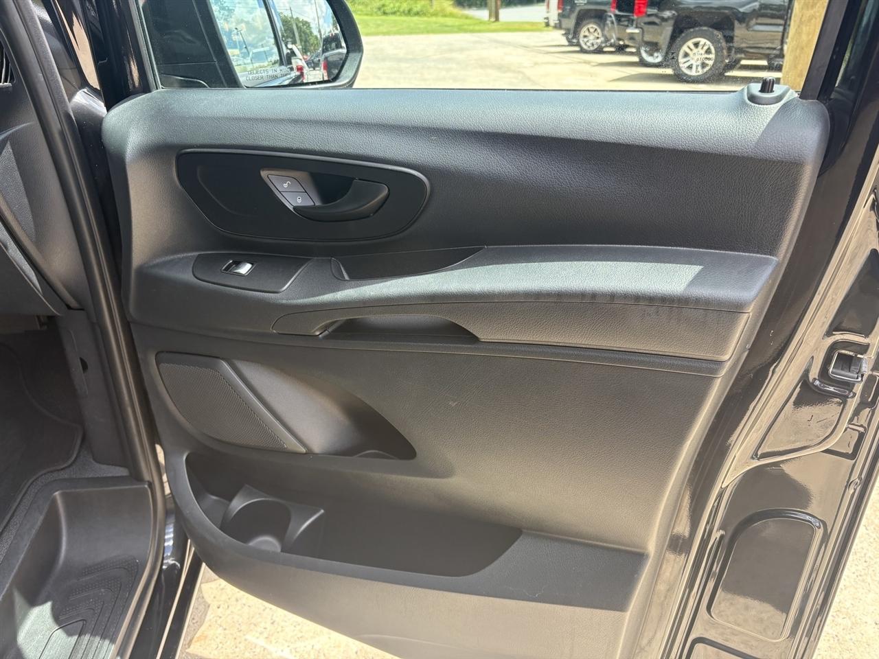 Mercedes-Benz Metris Passenger Van 2018