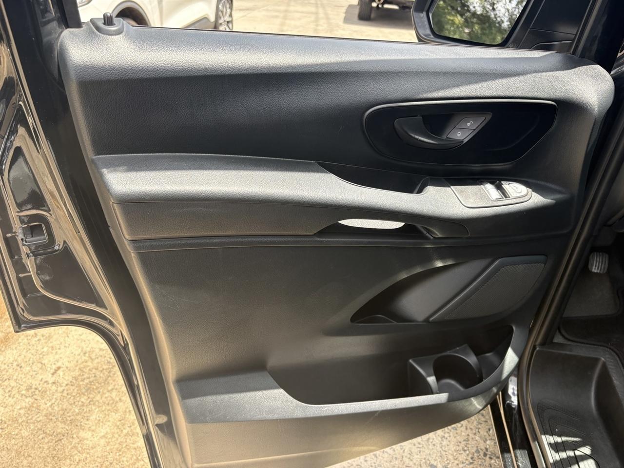 Mercedes-Benz Metris Passenger Van 2018