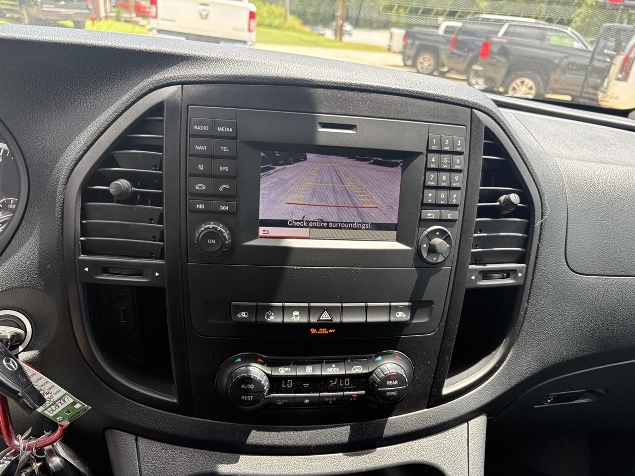 Mercedes-Benz Metris Passenger Van 2018