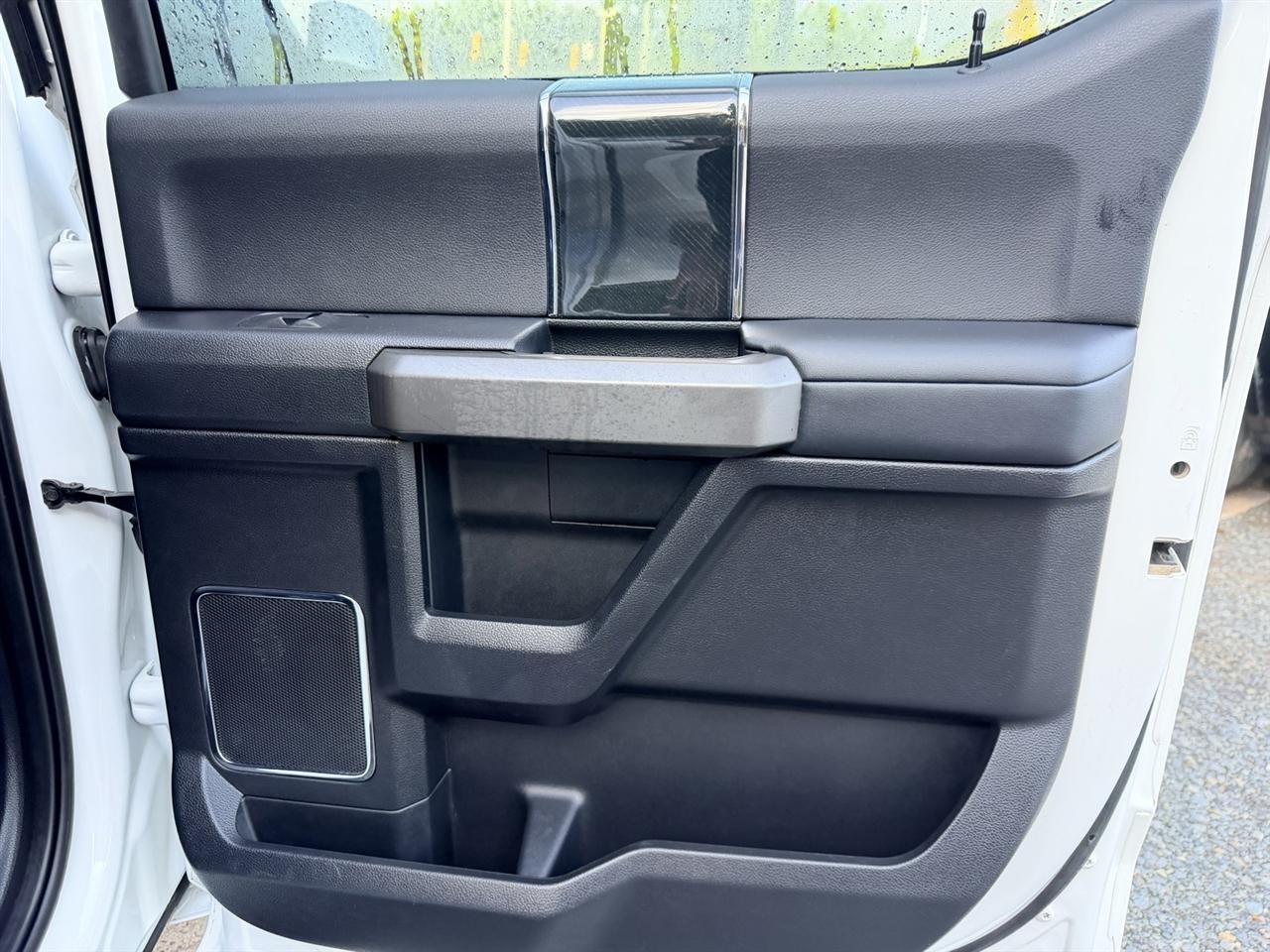 Ford F-350 SD Platinum Crew Cab 4WD 2020