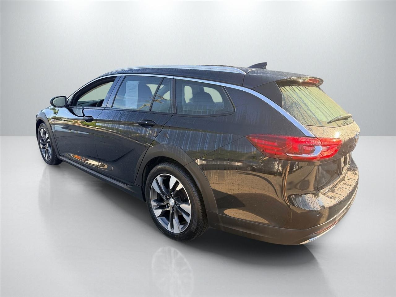 Buick Regal TourX Essence 4D Wagon AWD 2019