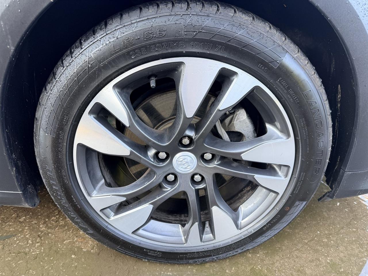 Buick Regal TourX Essence 4D Wagon AWD 2019