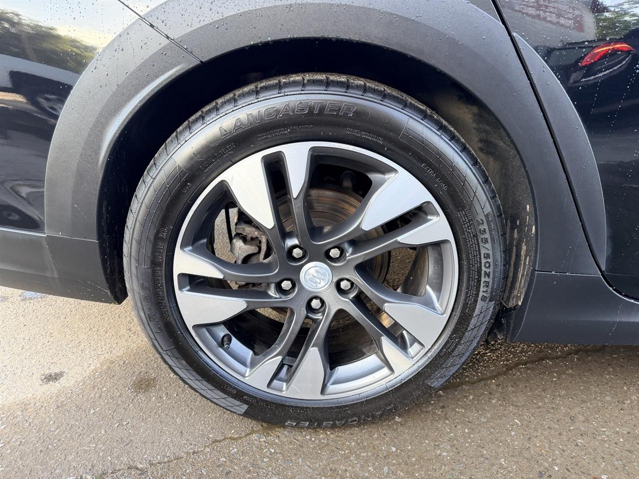 Buick Regal TourX Essence 4D Wagon AWD 2019