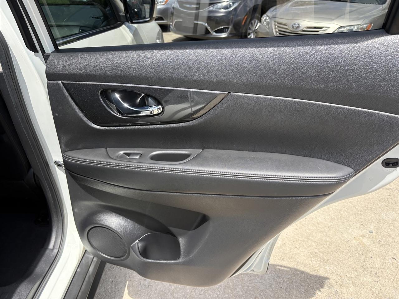 Nissan Rogue SV AWD 2017