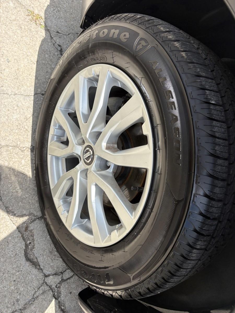 Nissan Rogue SV AWD 2017