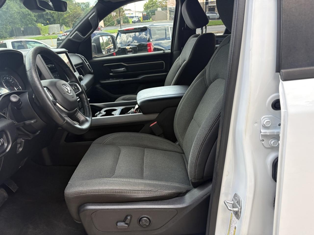 RAM 1500 Big Horn Crew Cab SWB 4WD 2019