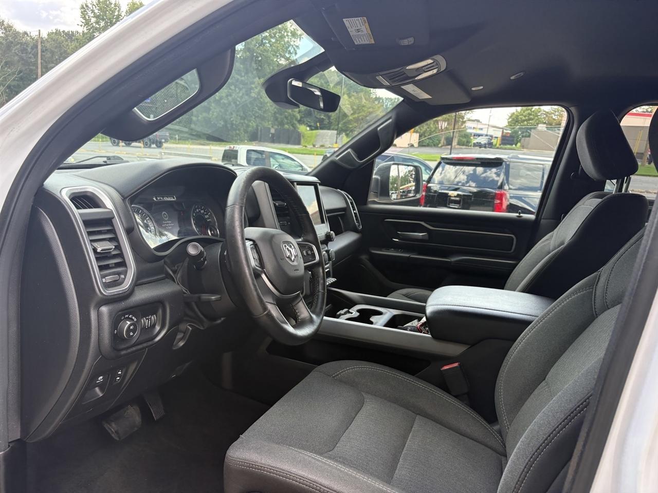 RAM 1500 Big Horn Crew Cab SWB 4WD 2019