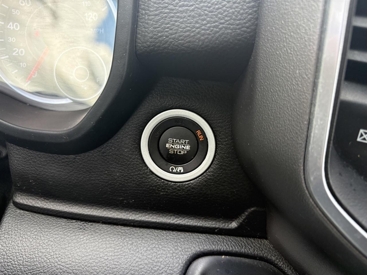RAM 1500 Big Horn Crew Cab SWB 4WD 2019