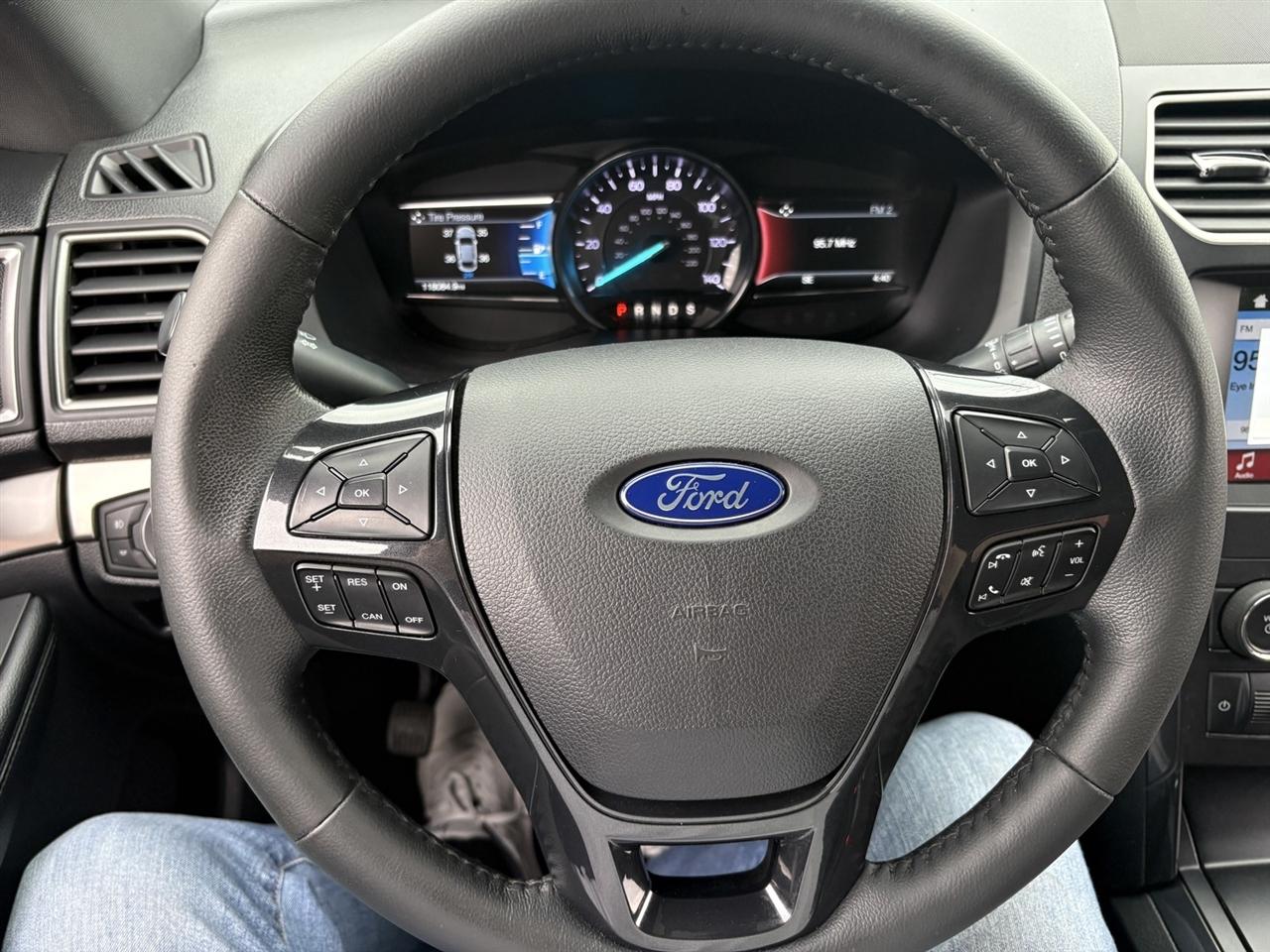 Ford Explorer XLT 4WD 2018