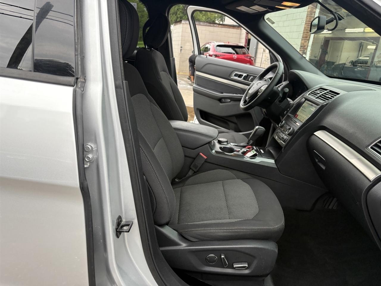 Ford Explorer XLT 4WD 2018