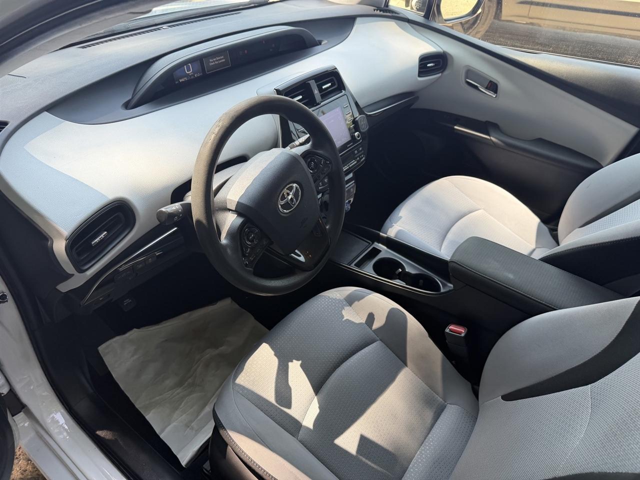 Toyota Prius LE 2022