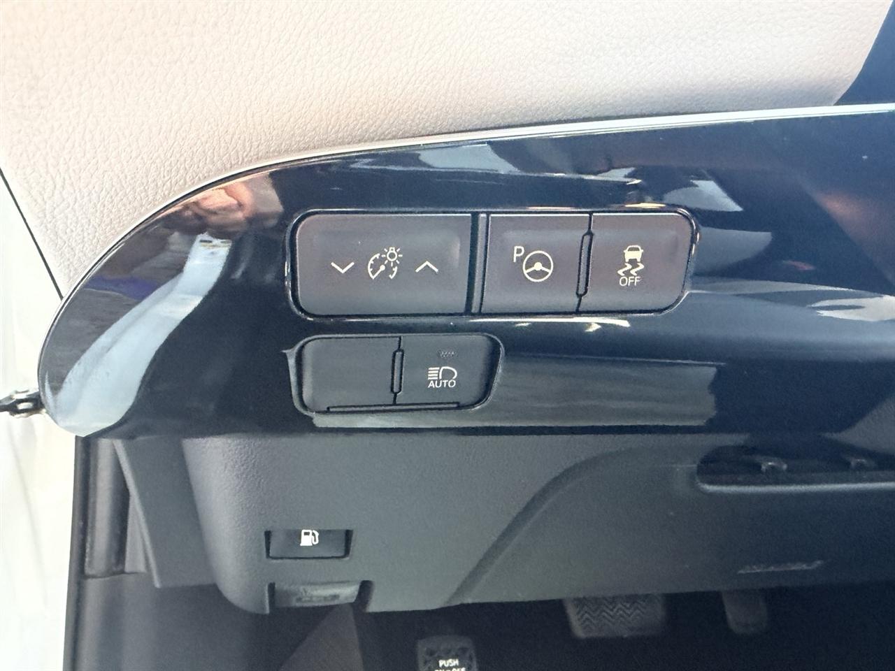 Toyota Prius LE 2022