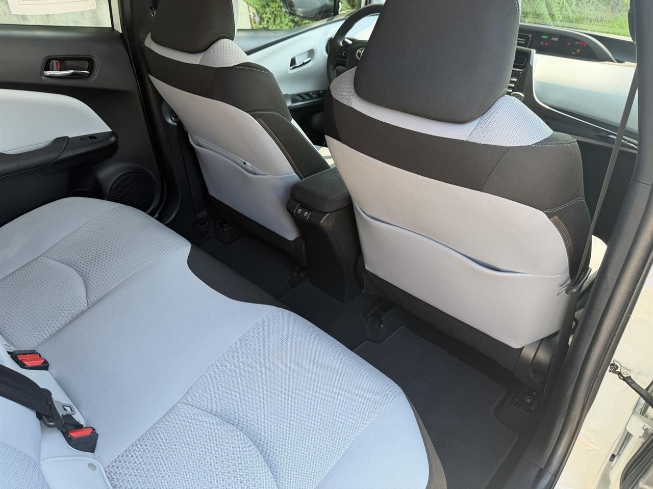 Toyota Prius LE 2022
