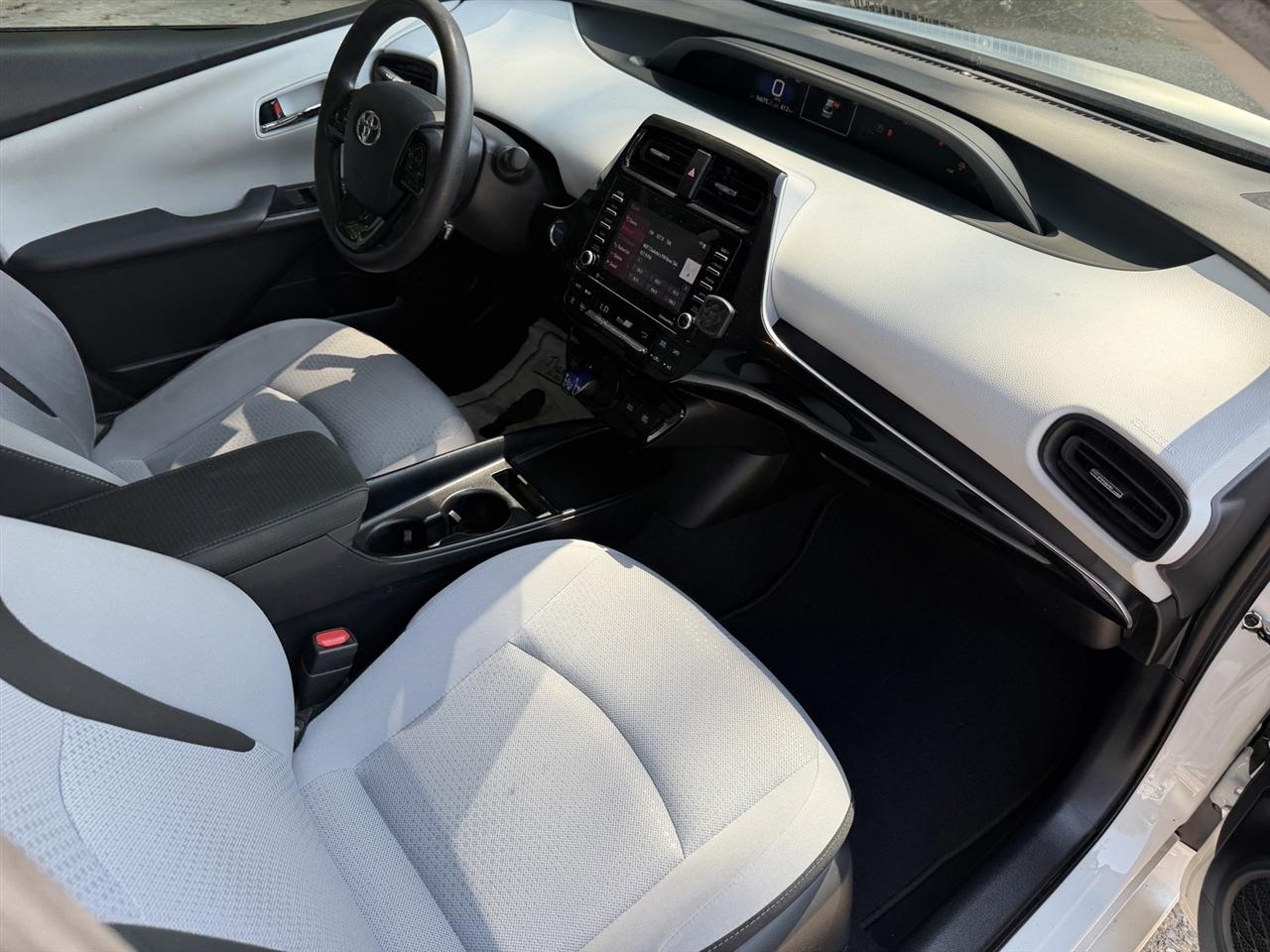 Toyota Prius LE 2022