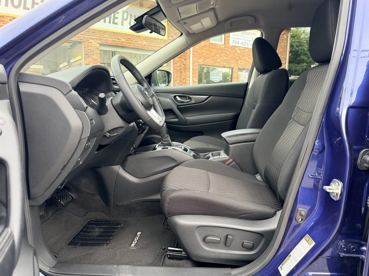 Nissan Rogue SV 2020