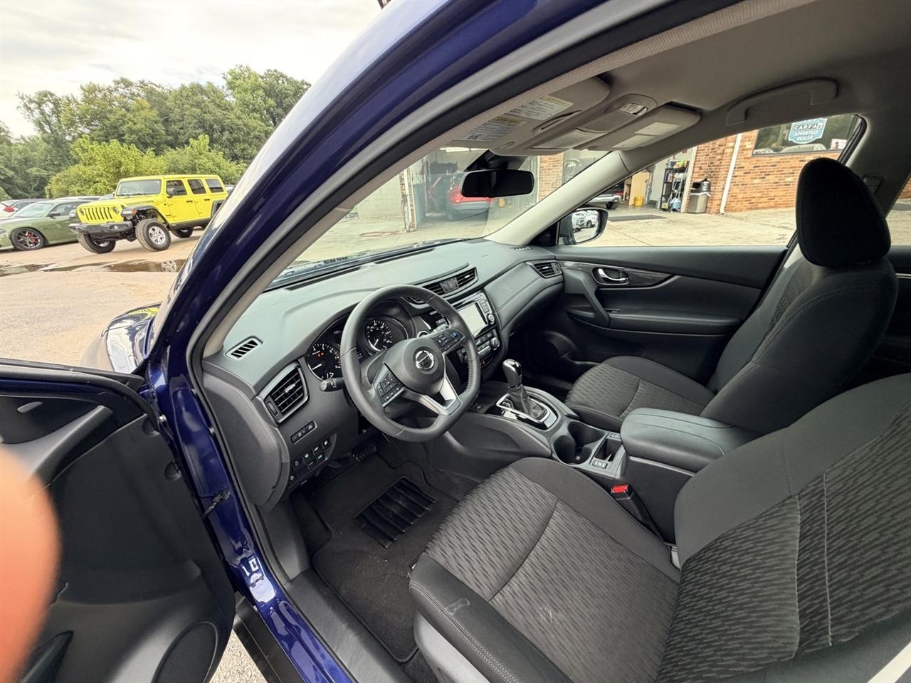 Nissan Rogue SV 2020