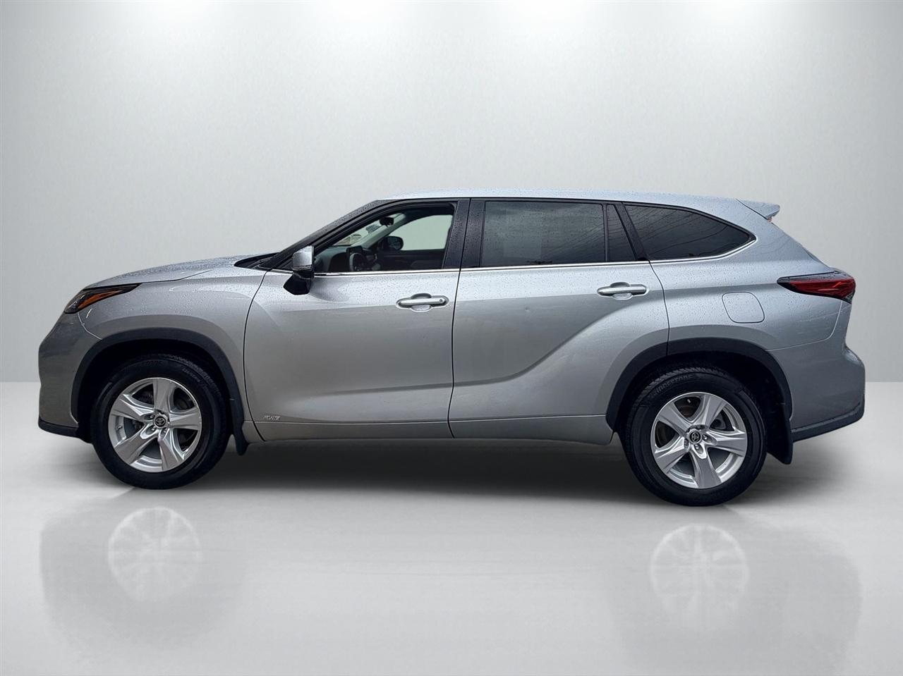 Toyota Highlander Hybrid LE AWD 2022