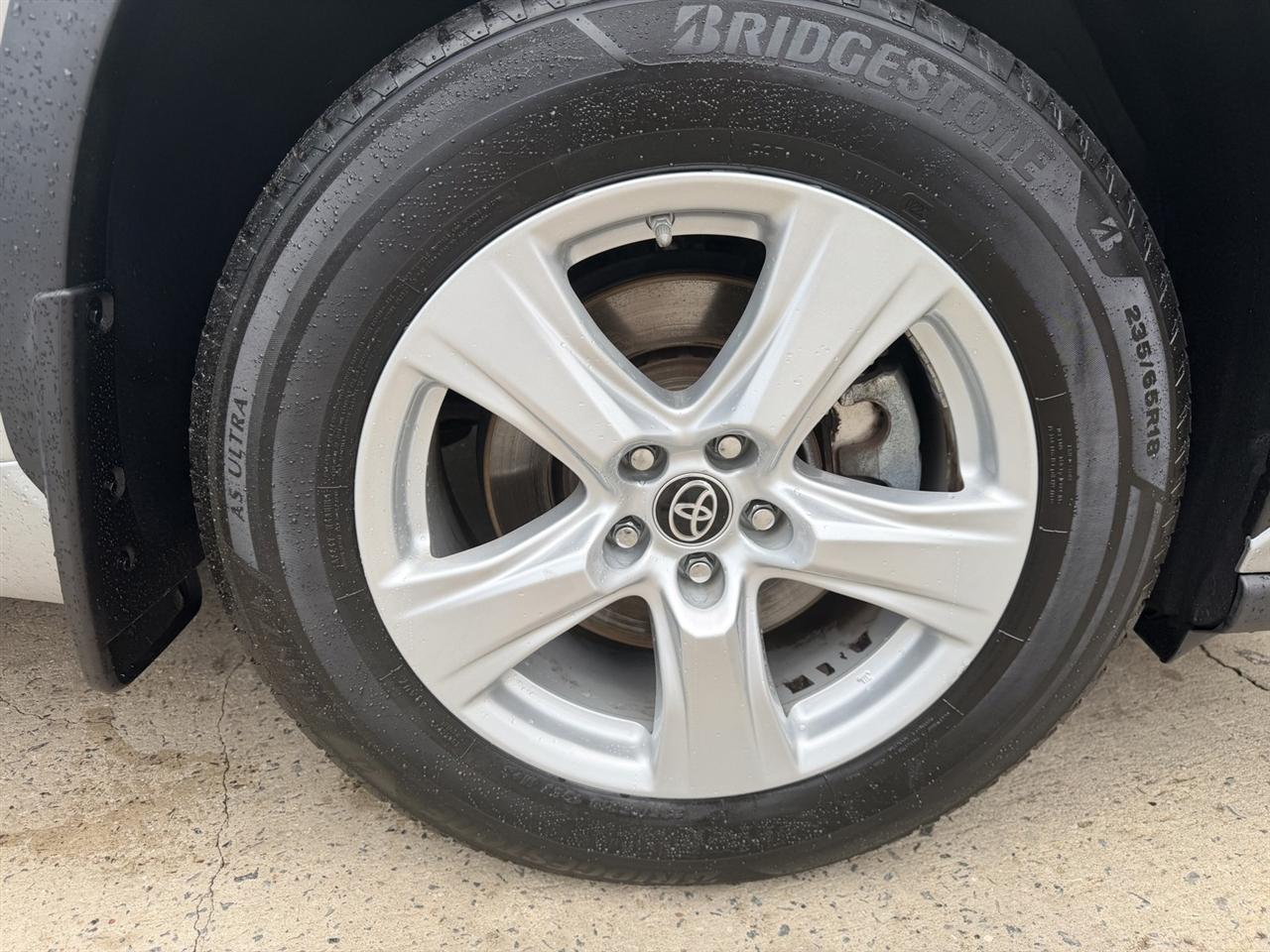 Toyota Highlander Hybrid LE AWD 2022