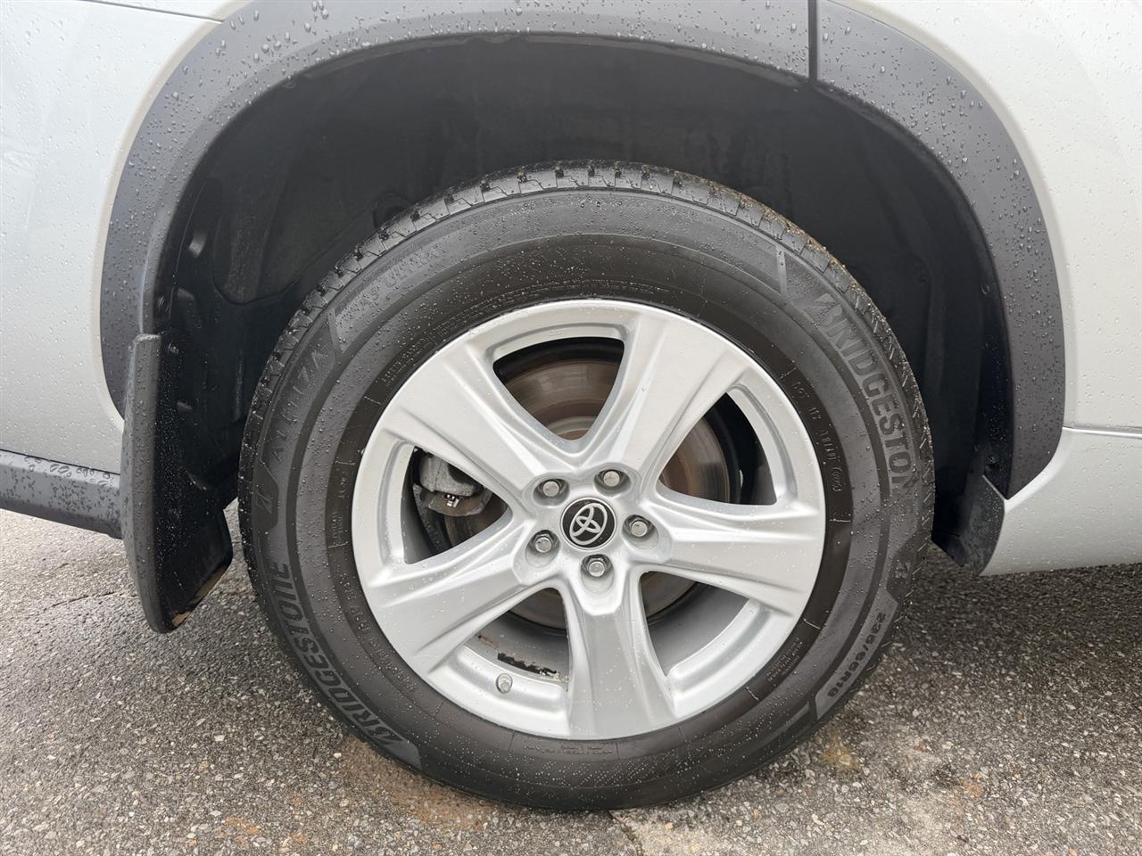Toyota Highlander Hybrid LE AWD 2022